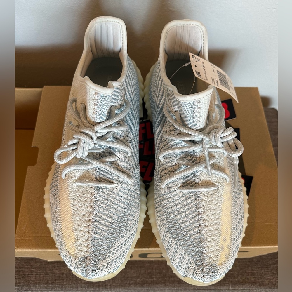 AUTH NWT Adidas Yeezy Boost 350 v2 in Cloud White
